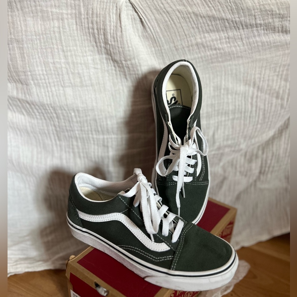 Vans old skool thyme green color women’s 6.5